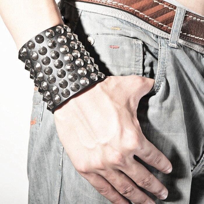 Manchette En Cuir avec Rivets