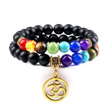 Bracelet Chakra Homme En Perles Noires avec Symbole Aum Doré