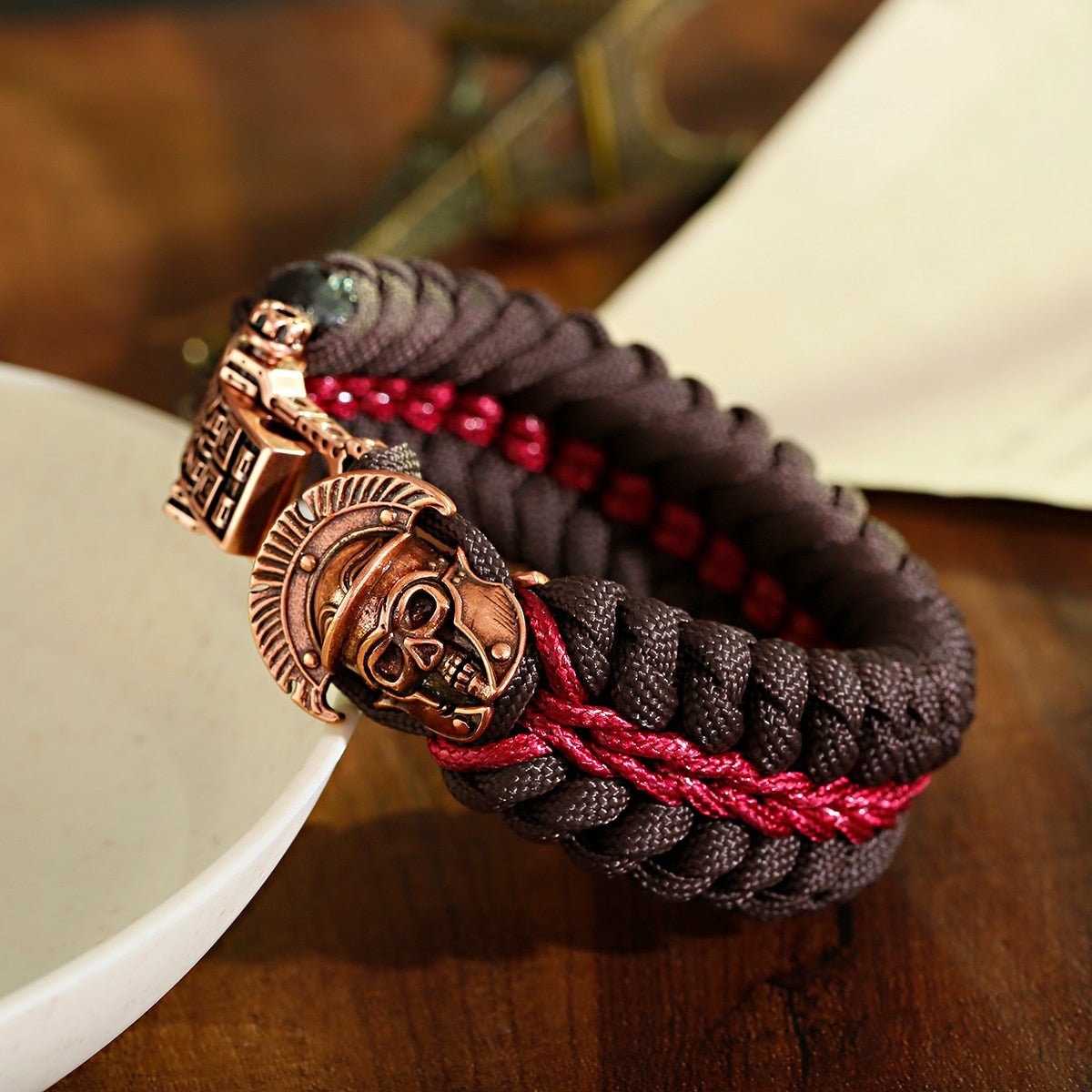 Bracelet de Survie en Paracorde Avec Tête de Mort et Casque de Gladiateur Ali - Mon Bracelet Homme