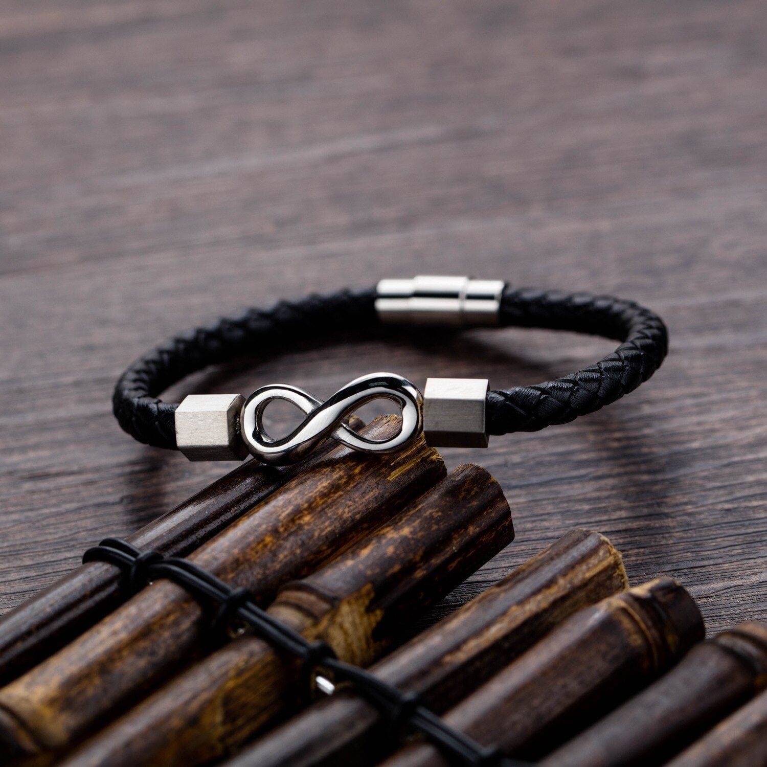Bracelet Infini Cuir Noir Tressé Luxueux pour Homme - Mon Bracelet Homme