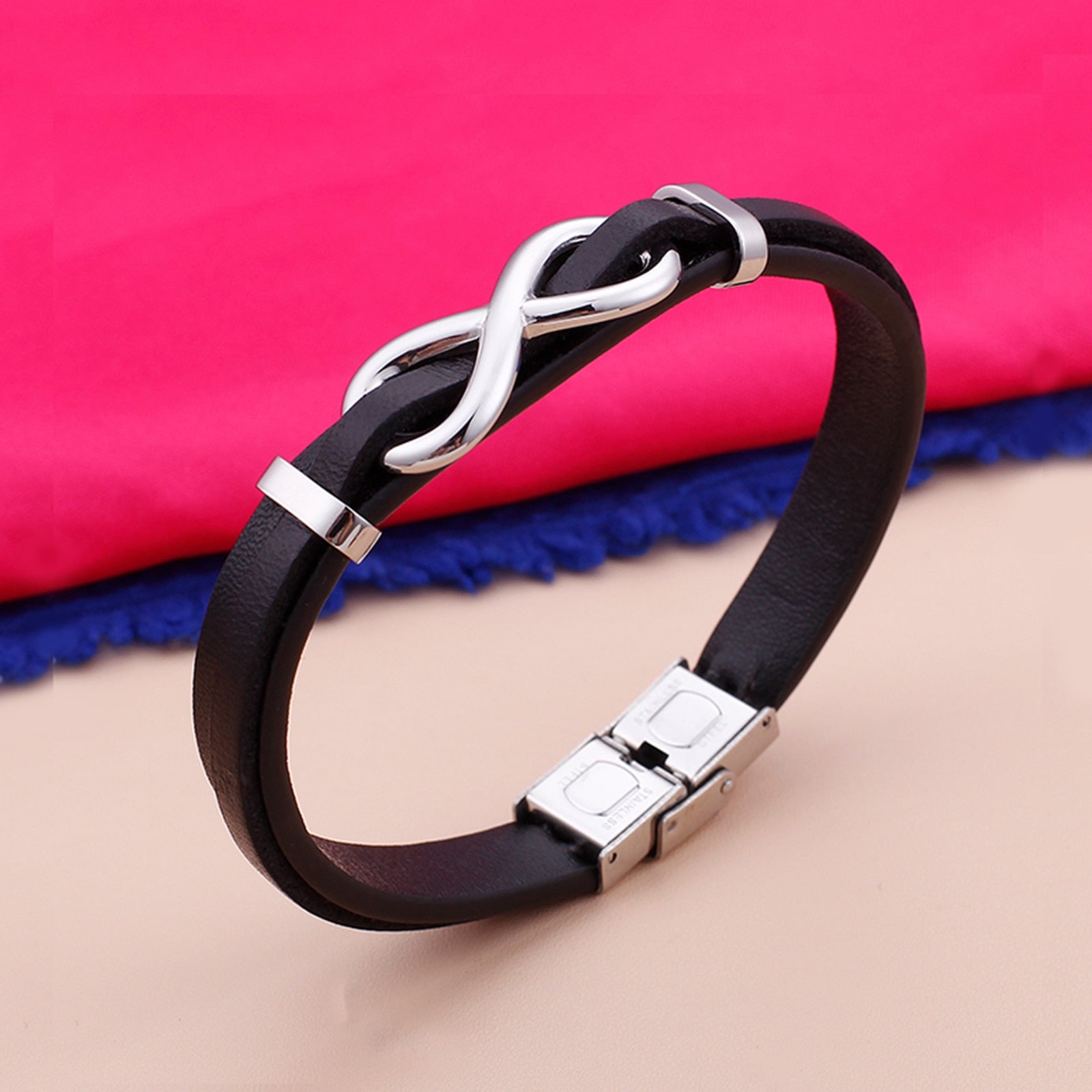 Bracelet Noir avec Breloque Infini en Acier Inoxydable - Mon Bracelet Homme