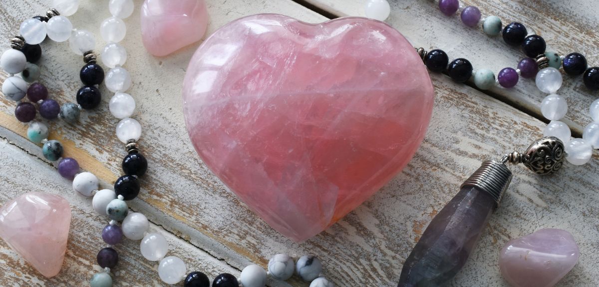 Quartz rose en forme de coeur