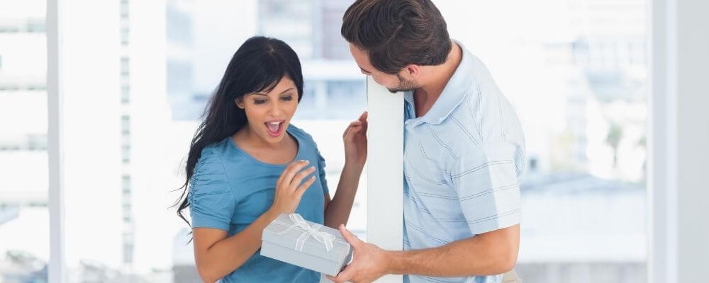 Offrir un bracelet à un Homme ou à une Femme : quelle signification ?