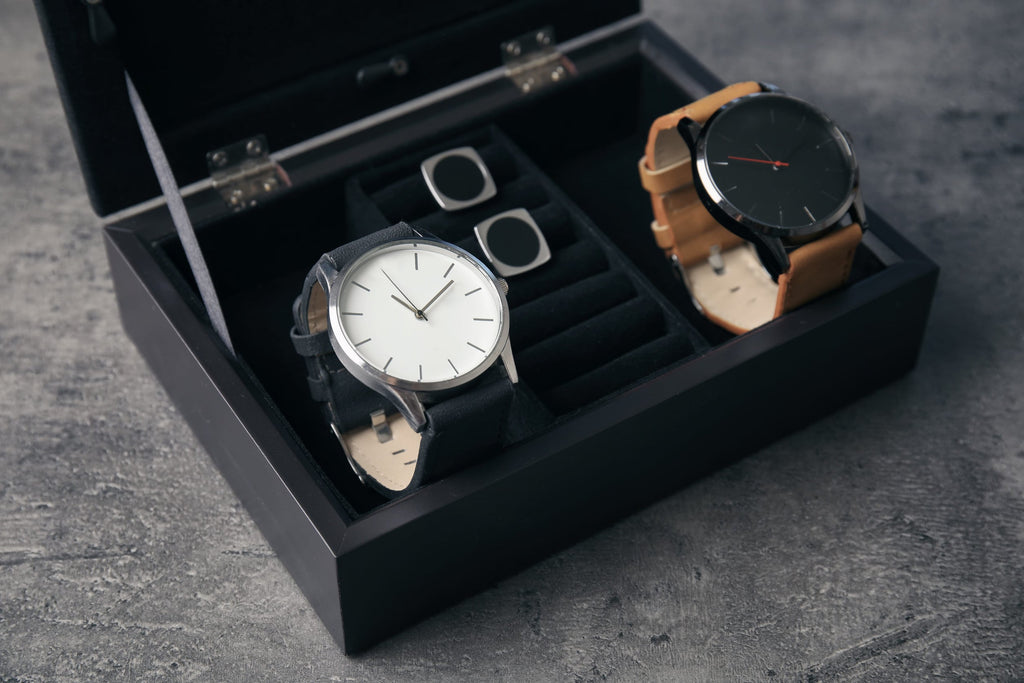 Boîte à bijoux en bois, en cuir ou en velours : laquelle choisir pour un homme ?